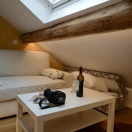 Appartamento Les Patios Du Marais 2 *