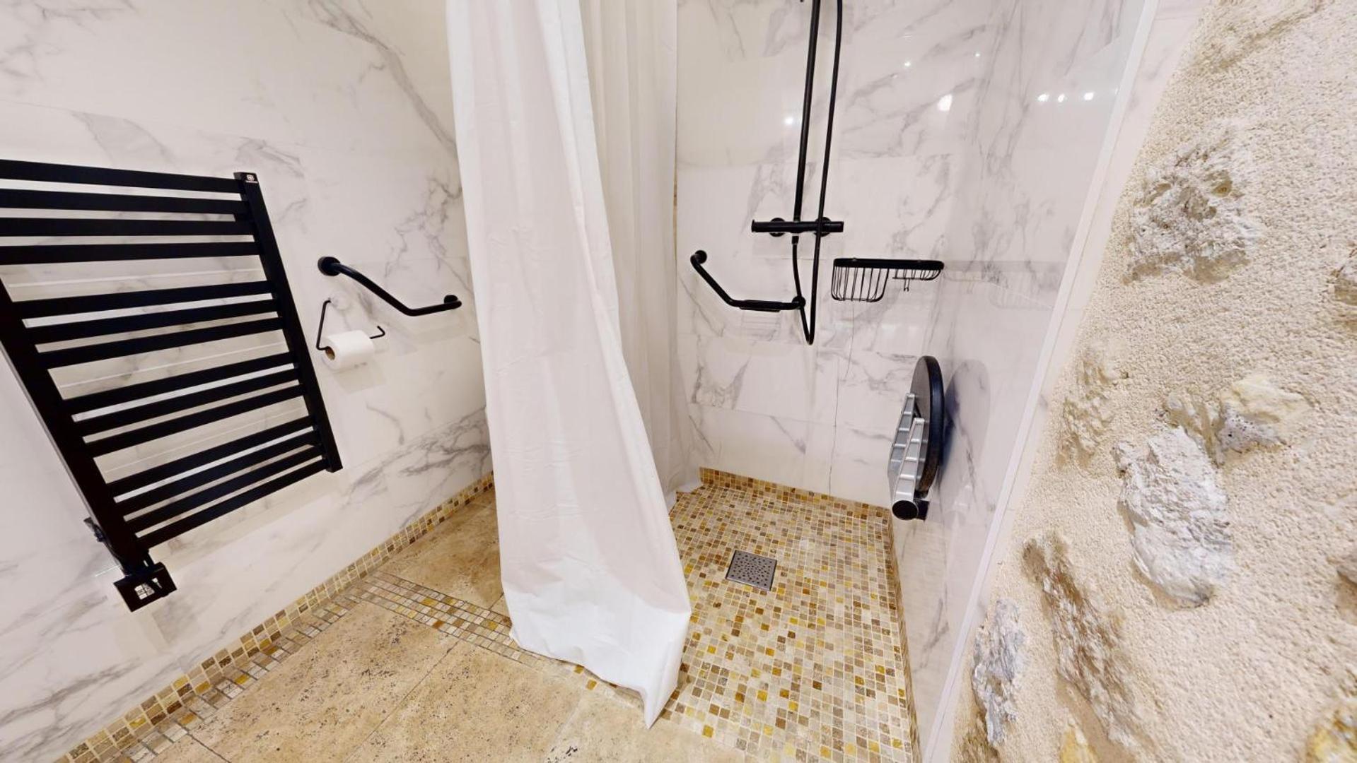 Les Patios Du Marais 2